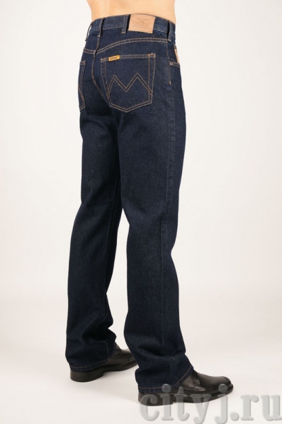 Фото модели джинсов Монтана 10064 на фигуре